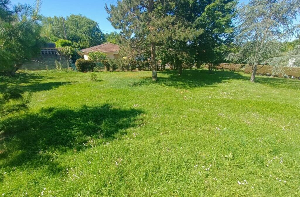 TERRAIN 1 180m² – 299.000 € FAI